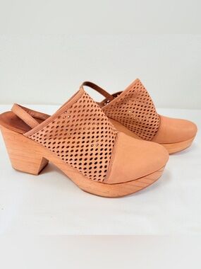 Free People Perforated Leather Slingback Platform Clogs Nude Blush Wood Heel